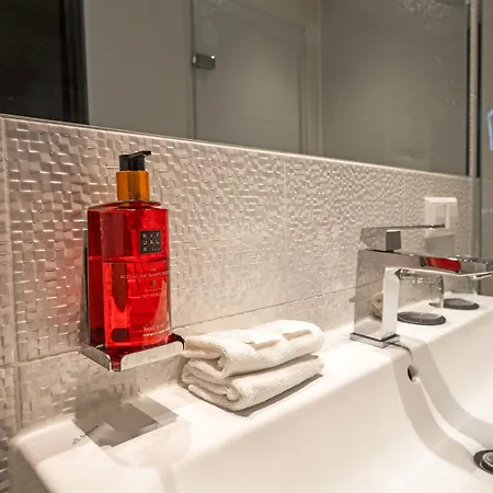 Hotel Sebastians